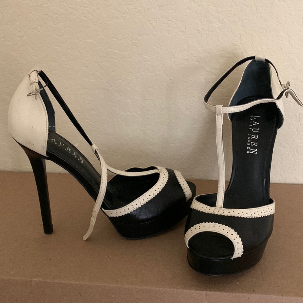 RALPH LAUREN CLASSY HEELS